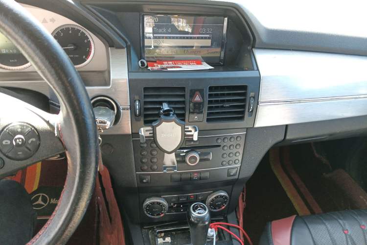 Used Mercedes-Benz GLK-Class 2010 GLK 300 4MATIC Fashion Model Audio And AC Panel