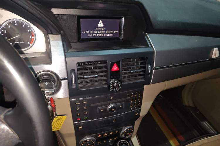 Used Mercedes-Benz GLK-Class 2010 GLK 300 4MATIC Fashion Model Audio And AC Panel
