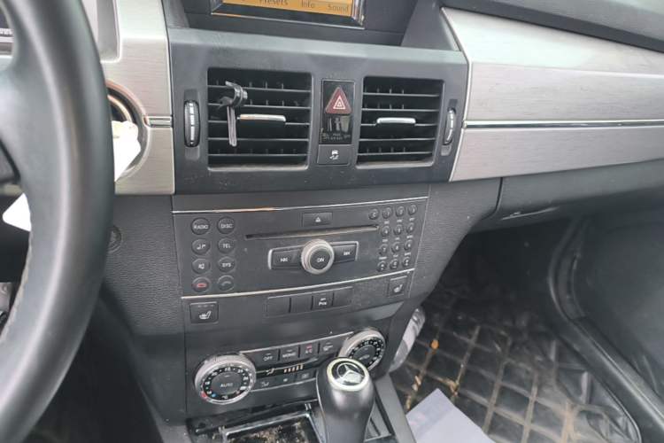 Used Mercedes-Benz GLK-Class 2010 GLK 300 4MATIC Fashion Model Audio And AC Panel