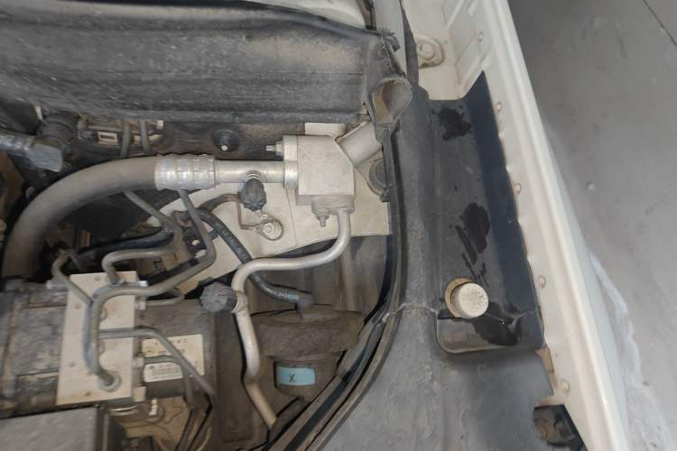 Used Mercedes-Benz GLK-Class 2010 GLK 300 4MATIC Fashion Model Engine Bay Left
