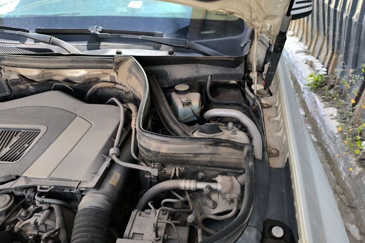 Used Mercedes-Benz GLK-Class 2010 GLK 300 4MATIC Fashion Model Engine Bay Left