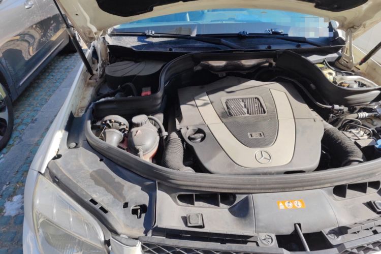 Used Mercedes-Benz GLK-Class 2010 GLK 300 4MATIC Fashion Model Engine Bay Right