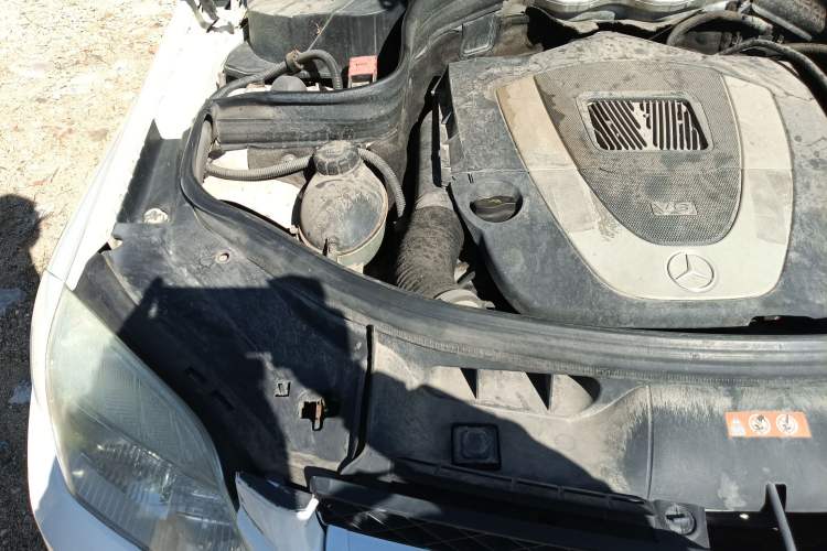 Used Mercedes-Benz GLK-Class 2010 GLK 300 4MATIC Fashion Model Engine Bay Right
