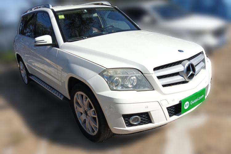 Used Mercedes-Benz GLK-Class 2010 GLK 300 4MATIC Fashion Model Front Right 45 Deg