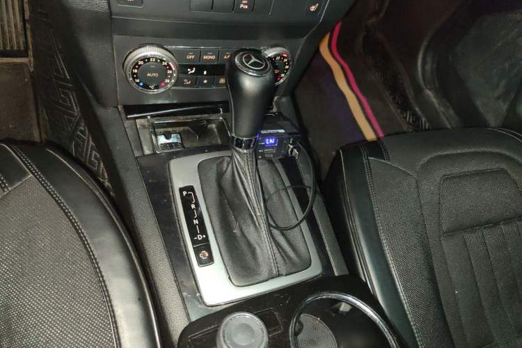 Used Mercedes-Benz GLK-Class 2010 GLK 300 4MATIC Fashion Model Gear Lever