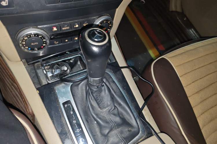 Used Mercedes-Benz GLK-Class 2010 GLK 300 4MATIC Fashion Model Gear Lever