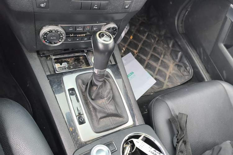 Used Mercedes-Benz GLK-Class 2010 GLK 300 4MATIC Fashion Model Gear Lever