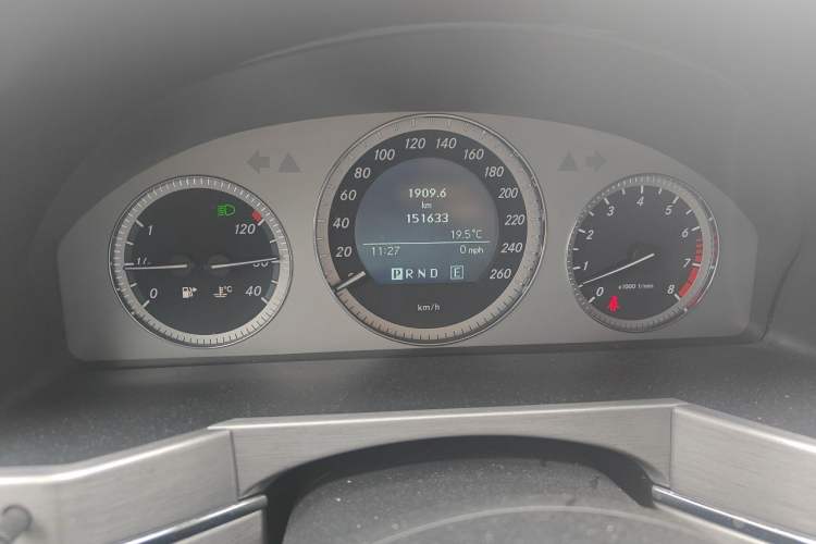 Used Mercedes-Benz GLK-Class 2010 GLK 300 4MATIC Fashion Model Instrument Cluster
