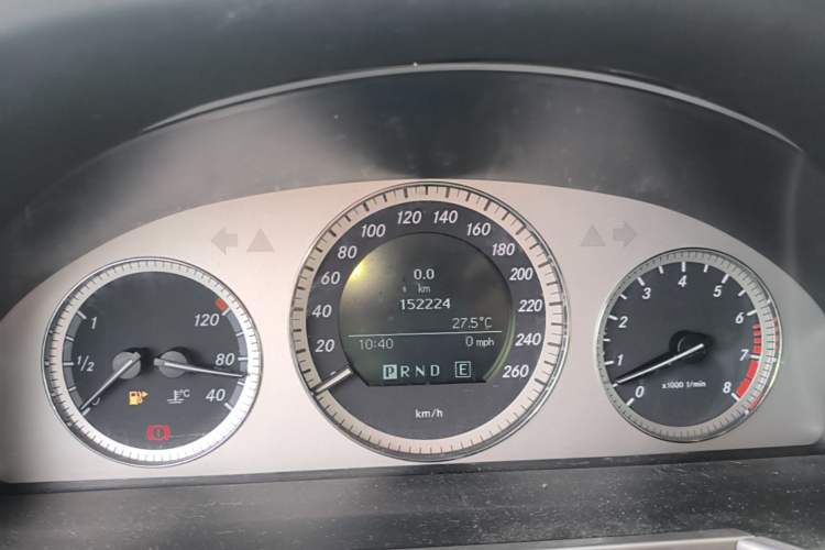 Used Mercedes-Benz GLK-Class 2010 GLK 300 4MATIC Fashion Model Instrument Cluster