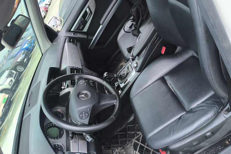 Used Mercedes-Benz GLK-Class 2010 GLK 300 4MATIC Fashion Model Left Front Seat