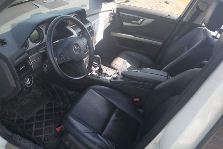 Used Mercedes-Benz GLK-Class 2010 GLK 300 4MATIC Fashion Model Left Front Seat