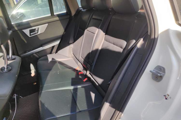 Used Mercedes-Benz GLK-Class 2010 GLK 300 4MATIC Fashion Model Left Rear Seat