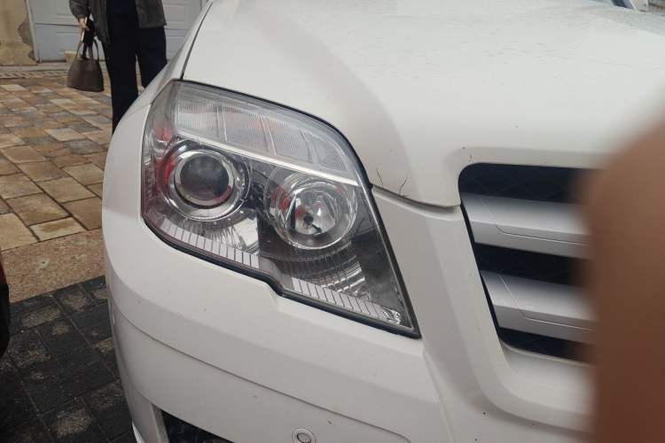 Used Mercedes-Benz GLK-Class 2010 GLK 300 4MATIC Fashion Model Right Front Headlight