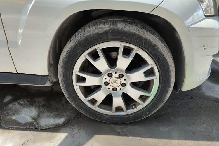 Used Mercedes-Benz GLK-Class 2010 GLK 300 4MATIC Fashion Model Right Front Wheel Hub