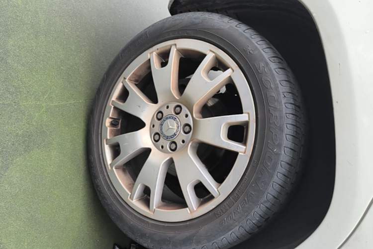 Used Mercedes-Benz GLK-Class 2010 GLK 300 4MATIC Fashion Model Right Rear Wheel Hub