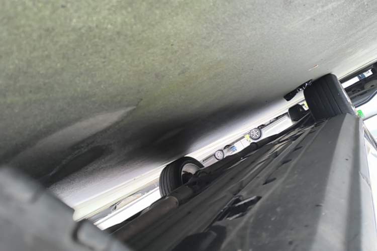 Used Mercedes-Benz GLK-Class 2010 GLK 300 4MATIC Fashion Model Right Side Sill
