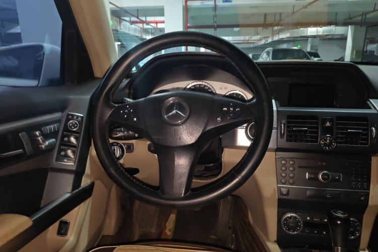 Used Mercedes-Benz GLK-Class 2010 GLK 300 4MATIC Fashion Model Steering Wheel