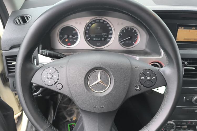 Used Mercedes-Benz GLK-Class 2010 GLK 300 4MATIC Fashion Model Steering Wheel