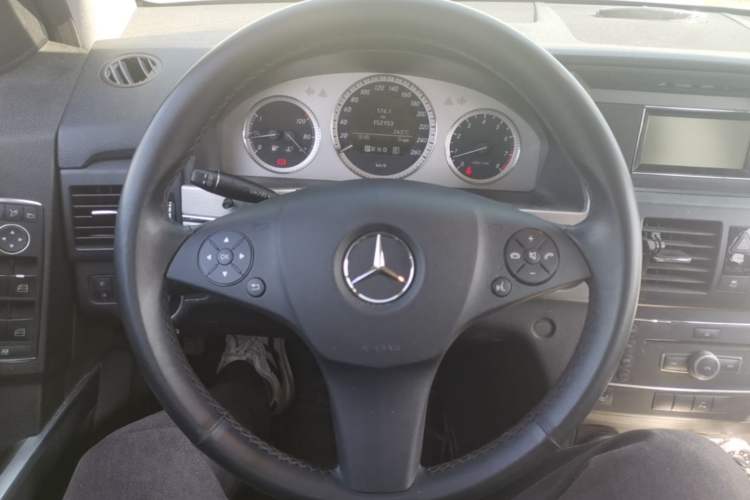 Used Mercedes-Benz GLK-Class 2010 GLK 300 4MATIC Fashion Model Steering Wheel