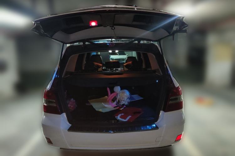 Used Mercedes-Benz GLK-Class 2010 GLK 300 4MATIC Fashion Model Trunk