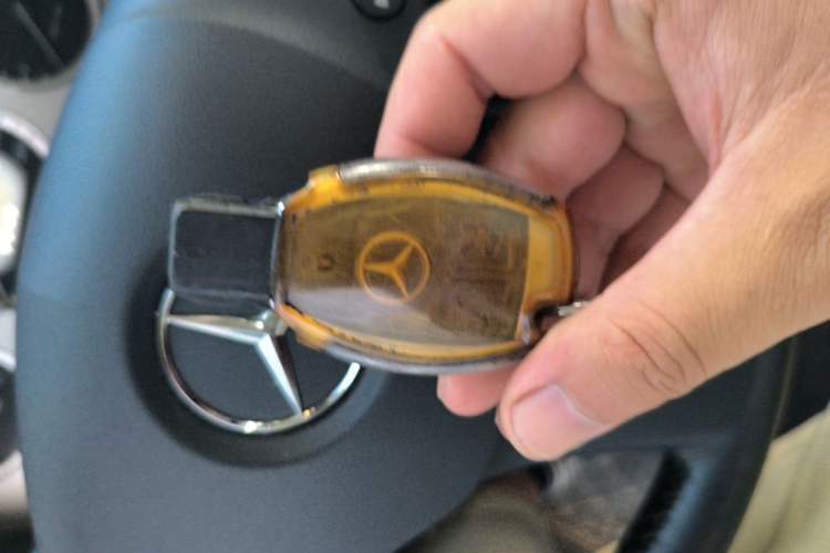 Used Mercedes-Benz GLK-Class 2010 GLK 300 4MATIC Fashion Model Vehicle Key