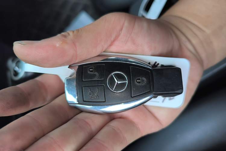 Used Mercedes-Benz GLK-Class 2010 GLK 300 4MATIC Fashion Model Vehicle Key