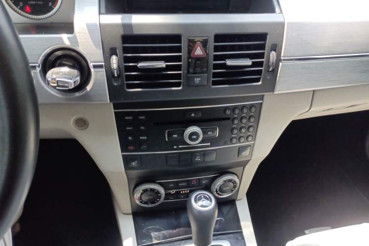 Used Mercedes-Benz GLK-Class 2011 GLK 300 4MATIC Fashion Model Audio And AC Panel