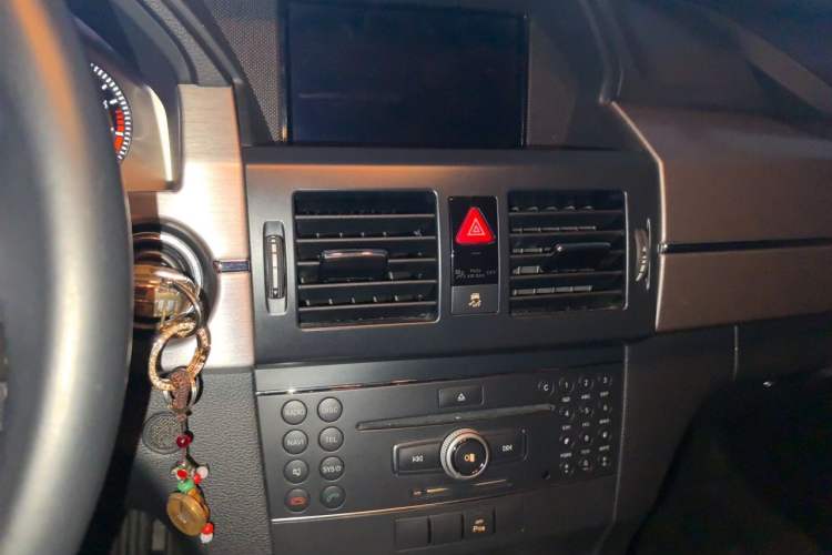 Used Mercedes-Benz GLK-Class 2011 GLK 300 4MATIC Fashion Model Audio And AC Panel