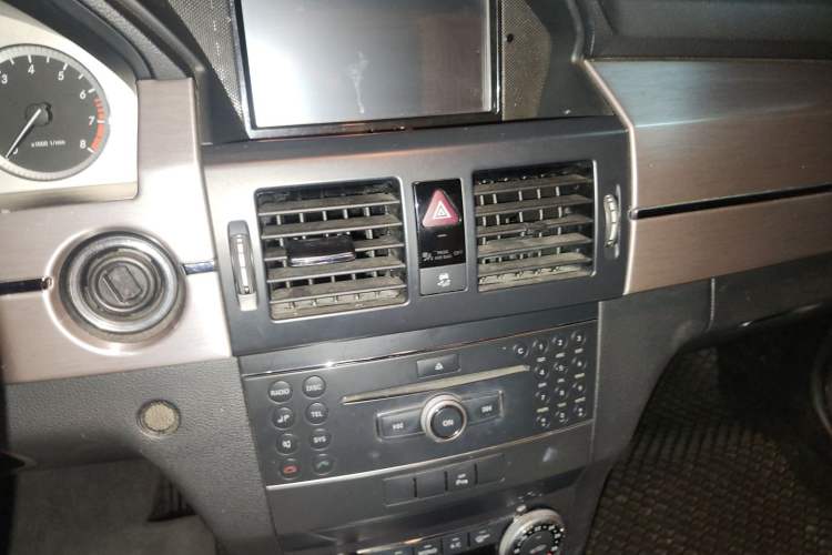 Used Mercedes-Benz GLK-Class 2011 GLK 300 4MATIC Fashion Model Audio And AC Panel