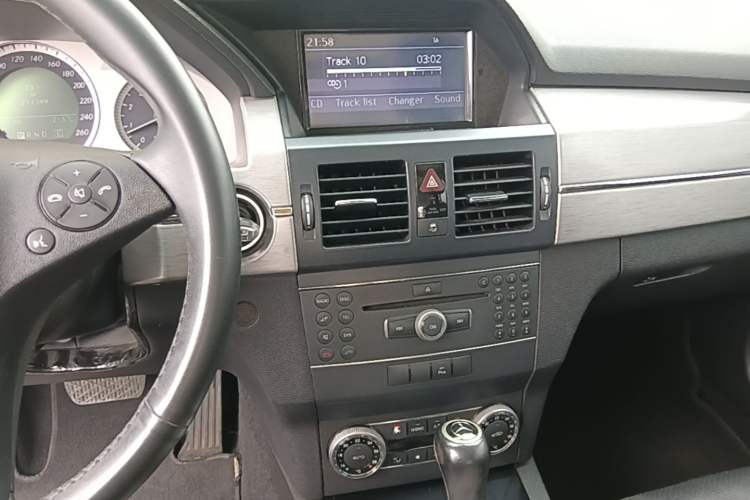 Used Mercedes-Benz GLK-Class 2011 GLK 300 4MATIC Fashion Model Audio And AC Panel
