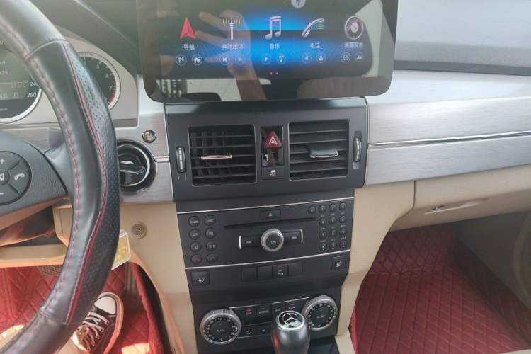 Used Mercedes-Benz GLK-Class 2011 GLK 300 4MATIC Dynamic Model Audio And AC Panel
