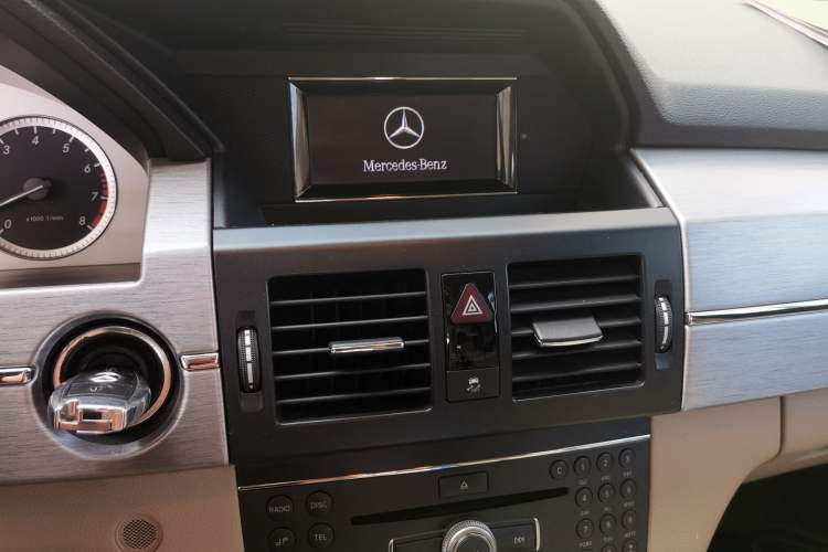 Used Mercedes-Benz GLK-Class 2011 GLK 300 4MATIC Dynamic Model Audio And AC Panel