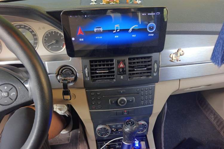 Used Mercedes-Benz GLK-Class 2011 GLK 300 4MATIC Fashion Model Audio And AC Panel
