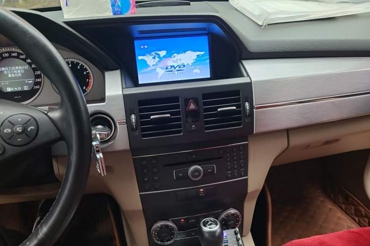 Used Mercedes-Benz GLK-Class 2011 GLK 300 4MATIC Dynamic Model Audio And AC Panel