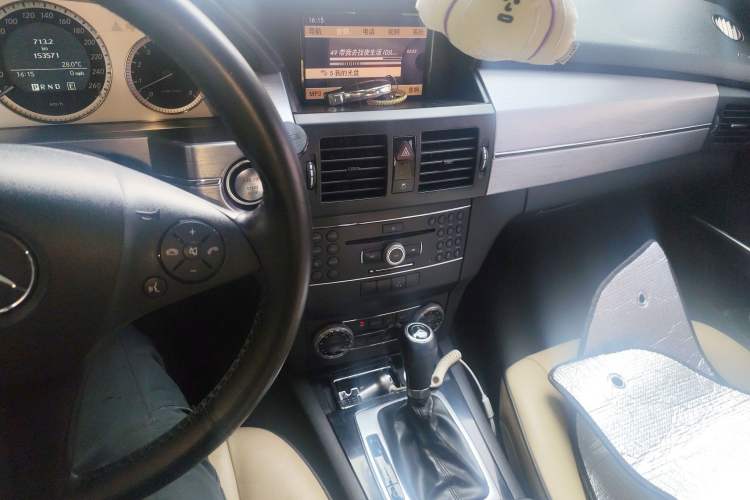 Used Mercedes-Benz GLK-Class 2011 GLK 350 4MATIC Audio And AC Panel