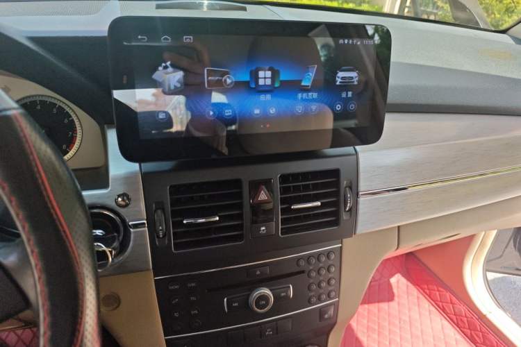 Used Mercedes-Benz GLK-Class 2011 GLK 300 4MATIC Dynamic Model Audio And AC Panel