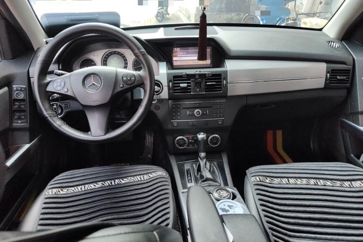 Used Mercedes-Benz GLK-Class 2011 GLK 300 4MATIC Dynamic Model Center Console