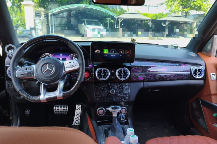 Used Mercedes-Benz GLK-Class 2011 GLK 300 4MATIC Luxury Model Center Console