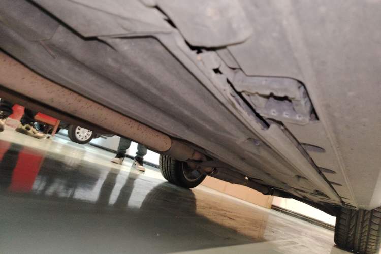 Used Mercedes-Benz GLK-Class 2011 GLK 300 4MATIC Dynamic Model Chassis Front Left