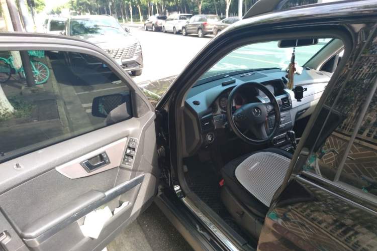 Used Mercedes-Benz GLK-Class 2011 GLK 300 4MATIC Dynamic Model Driver Seat