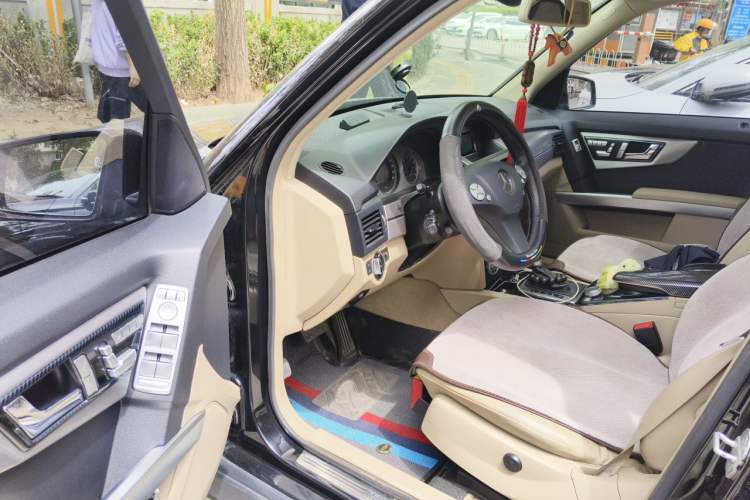 Used Mercedes-Benz GLK-Class 2011 GLK 300 4MATIC Luxury Model Driver Seat