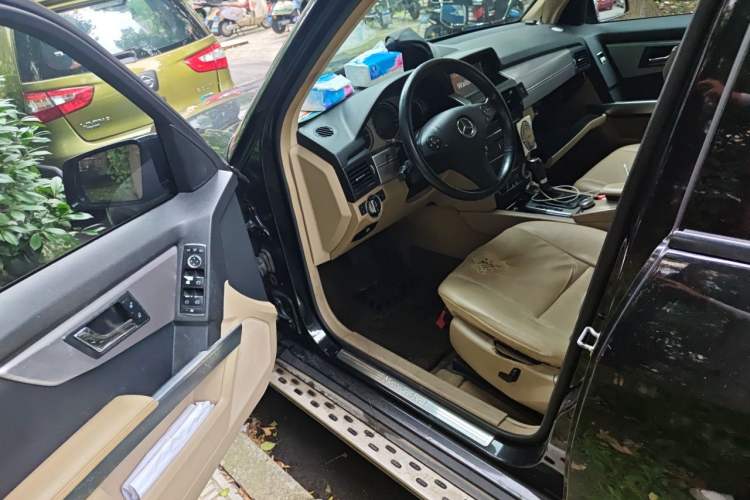 Used Mercedes-Benz GLK-Class 2011 GLK 300 4MATIC Dynamic Model Driver Seat