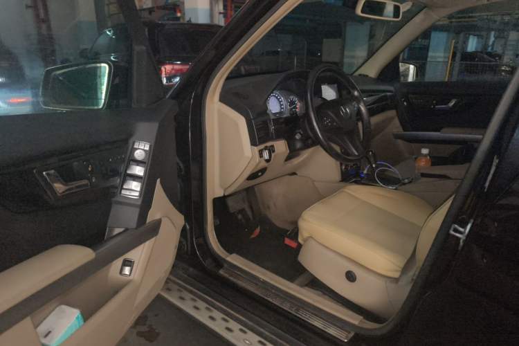 Used Mercedes-Benz GLK-Class 2011 GLK 300 4MATIC Fashion Model Driver Seat