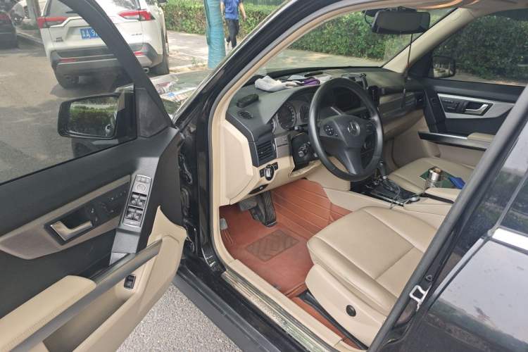 Used Mercedes-Benz GLK-Class 2011 GLK 300 4MATIC Dynamic Model Driver Seat