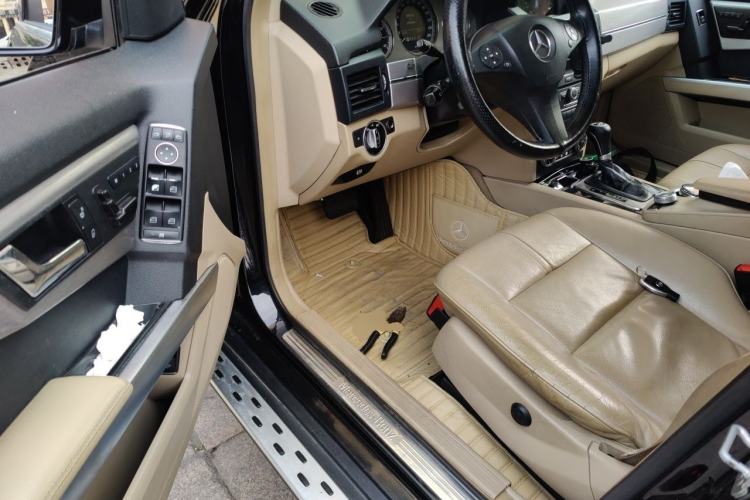 Used Mercedes-Benz GLK-Class 2011 GLK 300 4MATIC Luxury Model Driver Seat