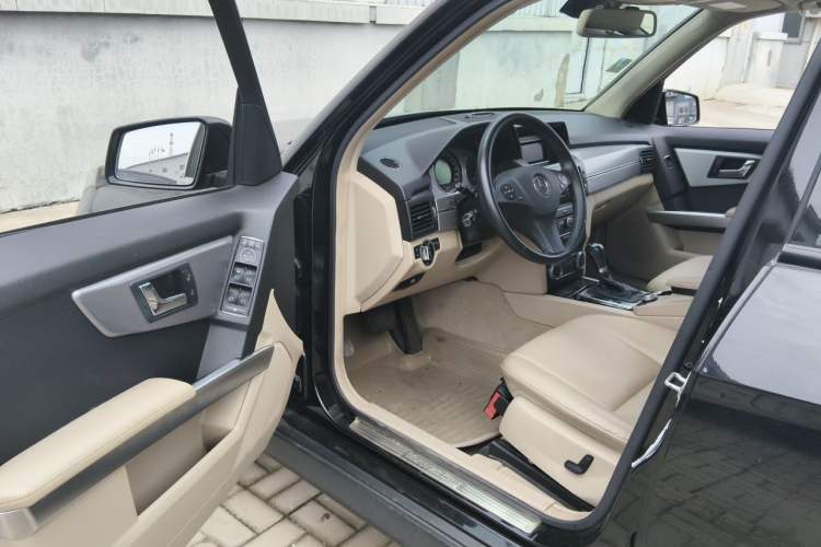 Used Mercedes-Benz GLK-Class 2011 GLK 300 4MATIC Fashion Model Driver Seat