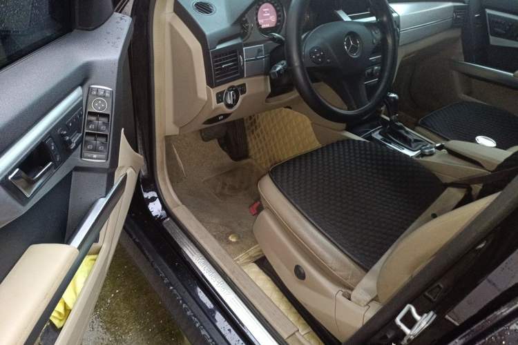 Used Mercedes-Benz GLK-Class 2011 GLK 300 4MATIC Dynamic Model Driver Seat