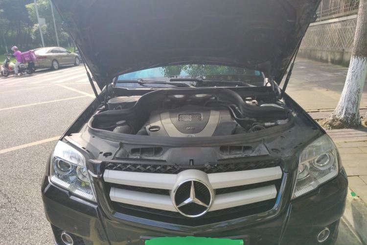 Used Mercedes-Benz GLK-Class 2011 GLK 300 4MATIC Dynamic Model Engine Bay
