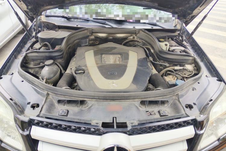 Used Mercedes-Benz GLK-Class 2011 GLK 300 4MATIC Luxury Model Engine Bay