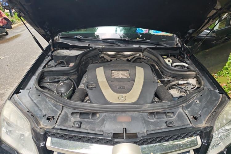 Used Mercedes-Benz GLK-Class 2011 GLK 300 4MATIC Dynamic Model Engine Bay